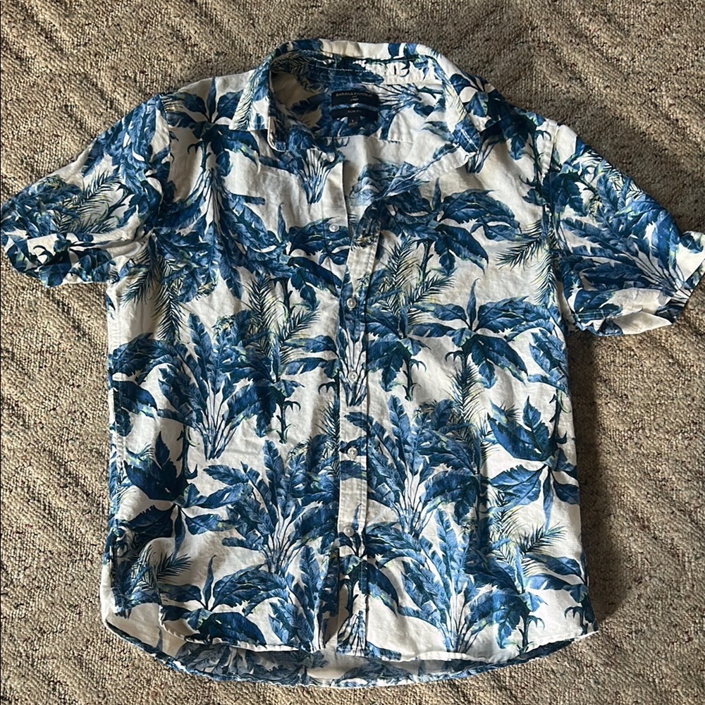 Banana Republic Factory Blue and White Casual Button Down Shirt